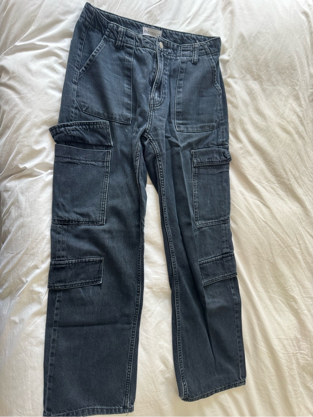 Zara Women’s Straight Cargo Jeans in Navy
